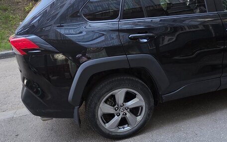 Toyota RAV4, 2020 год, 3 200 000 рублей, 7 фотография
