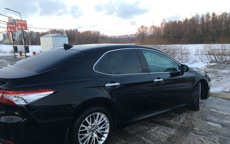 Toyota Camry, 2020 год, 3 300 000 рублей, 2 фотография