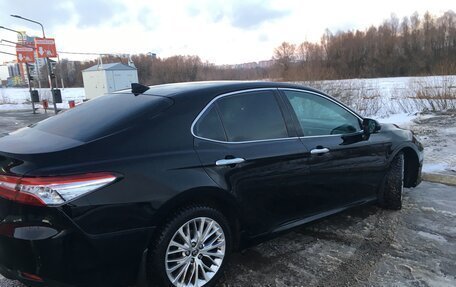 Toyota Camry, 2020 год, 3 300 000 рублей, 3 фотография