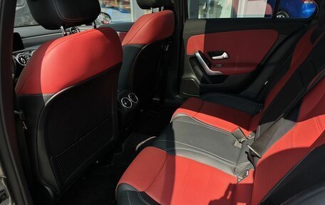 Mercedes-Benz A-Класс, 2020 год, 3 300 000 рублей, 14 фотография