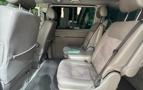Volkswagen Multivan T5, 2005 год, 1 360 000 рублей, 12 фотография
