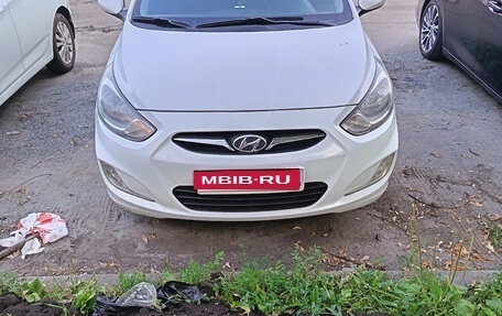 Hyundai Solaris II рестайлинг, 2011 год, 750 000 рублей, 1 фотография
