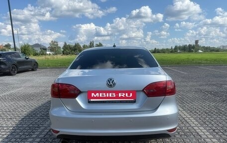 Volkswagen Jetta VI, 2014 год, 1 050 000 рублей, 2 фотография