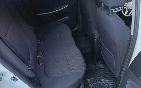 Hyundai Solaris II рестайлинг, 2011 год, 750 000 рублей, 8 фотография
