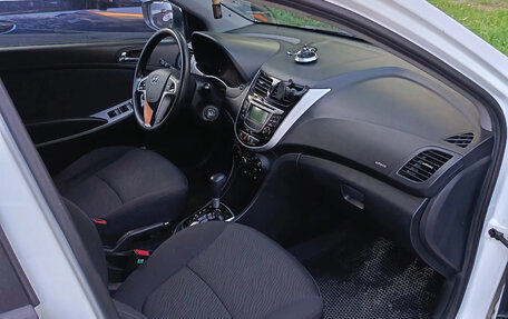 Hyundai Solaris II рестайлинг, 2011 год, 750 000 рублей, 6 фотография