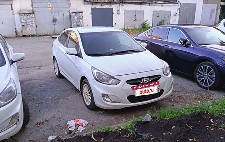 Hyundai Solaris II рестайлинг, 2011 год, 750 000 рублей, 5 фотография