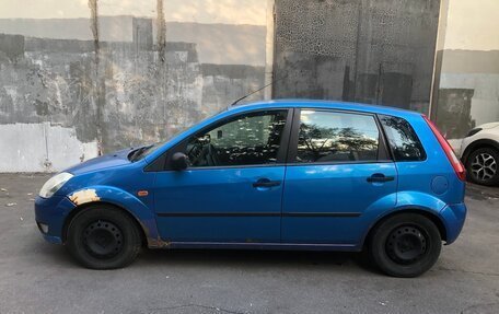 Ford Fiesta, 2004 год, 135 000 рублей, 2 фотография