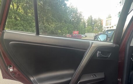 Toyota RAV4, 2018 год, 2 600 000 рублей, 13 фотография