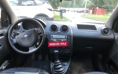 Ford Fiesta, 2004 год, 135 000 рублей, 6 фотография