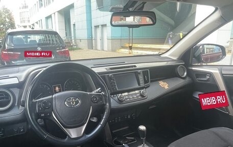 Toyota RAV4, 2018 год, 2 600 000 рублей, 12 фотография