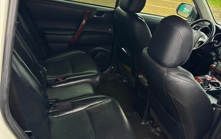 Toyota Highlander III, 2011 год, 2 600 000 рублей, 7 фотография