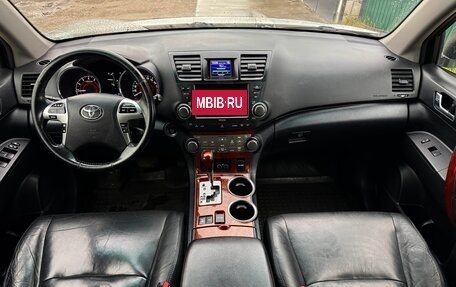 Toyota Highlander III, 2011 год, 2 600 000 рублей, 8 фотография