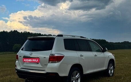 Toyota Highlander III, 2011 год, 2 600 000 рублей, 4 фотография
