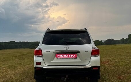 Toyota Highlander III, 2011 год, 2 600 000 рублей, 5 фотография