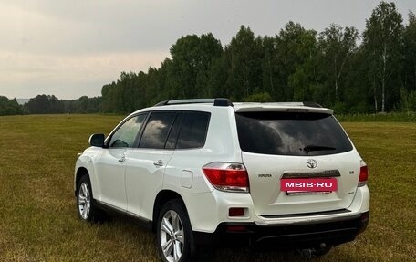 Toyota Highlander III, 2011 год, 2 600 000 рублей, 6 фотография