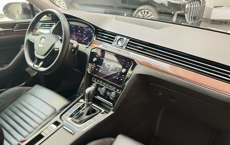 Volkswagen Passat B8 рестайлинг, 2019 год, 2 885 000 рублей, 12 фотография