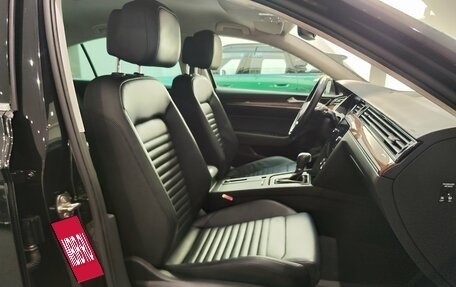 Volkswagen Passat B8 рестайлинг, 2019 год, 2 885 000 рублей, 11 фотография