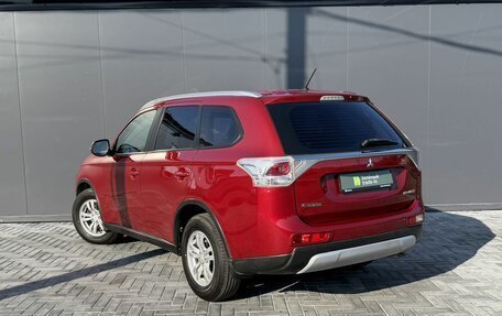 Mitsubishi Outlander III рестайлинг 3, 2014 год, 1 495 000 рублей, 6 фотография