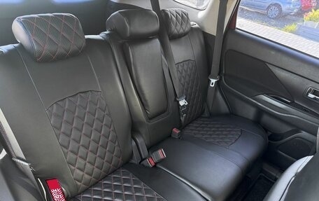 Mitsubishi Outlander III рестайлинг 3, 2014 год, 1 495 000 рублей, 12 фотография