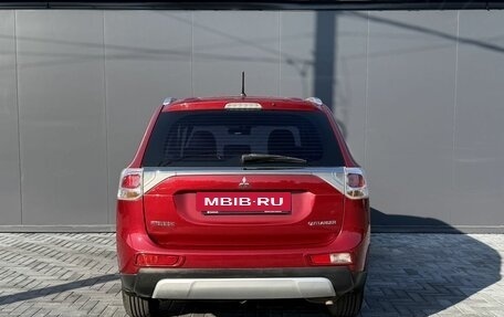 Mitsubishi Outlander III рестайлинг 3, 2014 год, 1 495 000 рублей, 4 фотография