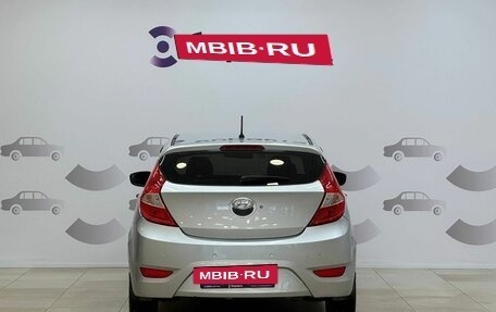Hyundai Solaris II рестайлинг, 2012 год, 830 000 рублей, 5 фотография