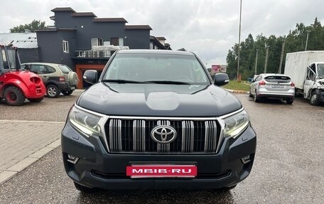 Toyota Land Cruiser Prado 150 рестайлинг 2, 2017 год, 3 700 000 рублей, 2 фотография