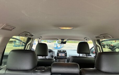 Toyota Land Cruiser Prado 150 рестайлинг 2, 2017 год, 3 700 000 рублей, 10 фотография