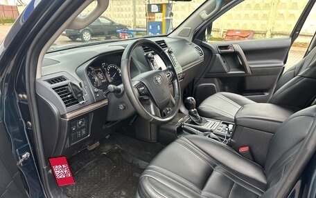 Toyota Land Cruiser Prado 150 рестайлинг 2, 2017 год, 3 700 000 рублей, 4 фотография