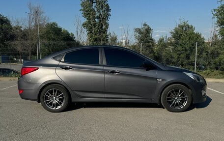 Hyundai Solaris II рестайлинг, 2015 год, 1 100 000 рублей, 9 фотография