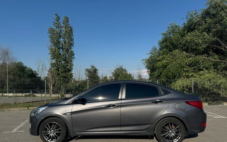 Hyundai Solaris II рестайлинг, 2015 год, 1 100 000 рублей, 10 фотография