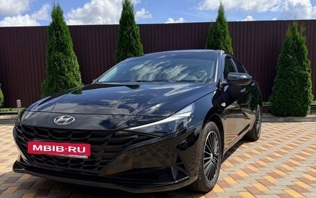Hyundai Elantra, 2021 год, 2 050 000 рублей, 2 фотография