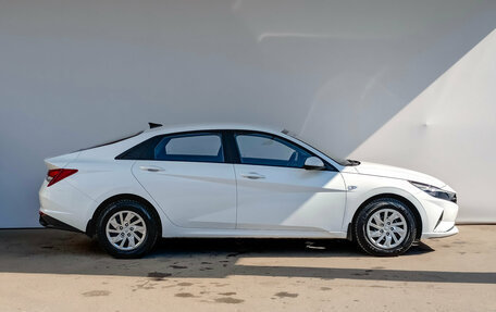 Hyundai Elantra, 2022 год, 2 090 000 рублей, 4 фотография