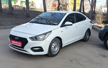 Hyundai Solaris II рестайлинг, 2017 год, 1 200 000 рублей, 1 фотография