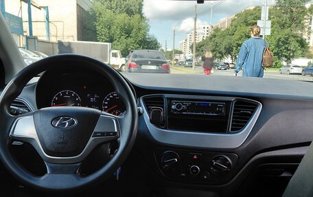 Hyundai Solaris II рестайлинг, 2018 год, 700 000 рублей, 7 фотография