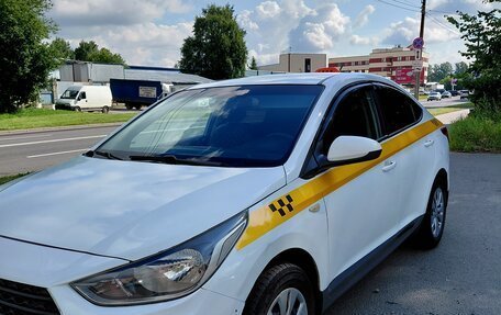 Hyundai Solaris II рестайлинг, 2018 год, 700 000 рублей, 2 фотография