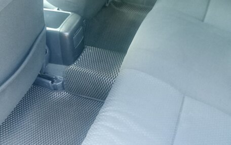 Toyota Avensis III рестайлинг, 2006 год, 679 000 рублей, 18 фотография