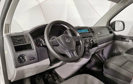 Volkswagen Caravelle T5, 2013 год, 1 715 000 рублей, 17 фотография