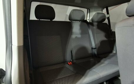 Volkswagen Caravelle T5, 2013 год, 1 715 000 рублей, 19 фотография