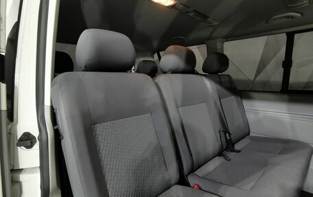 Volkswagen Caravelle T5, 2013 год, 1 715 000 рублей, 15 фотография
