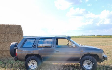 Nissan Terrano II рестайлинг, 1994 год, 650 000 рублей, 3 фотография
