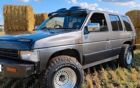 Nissan Terrano II рестайлинг, 1994 год, 650 000 рублей, 9 фотография
