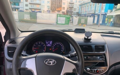 Hyundai Solaris II рестайлинг, 2012 год, 450 000 рублей, 4 фотография
