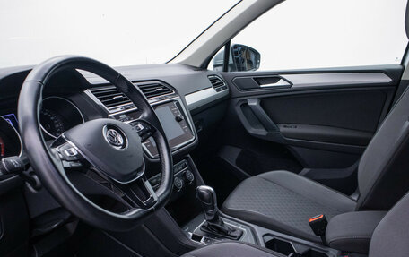 Volkswagen Tiguan II, 2019 год, 2 145 000 рублей, 11 фотография