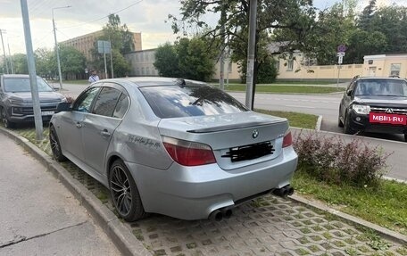BMW 5 серия, 2005 год, 900 000 рублей, 3 фотография