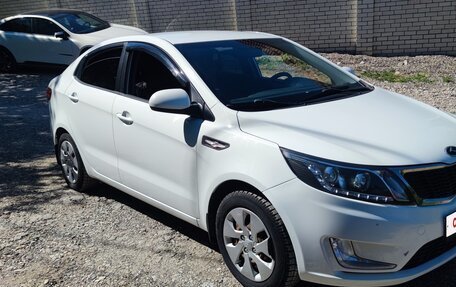 KIA Rio III рестайлинг, 2013 год, 850 000 рублей, 2 фотография
