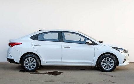 Hyundai Solaris II рестайлинг, 2022 год, 1 700 000 рублей, 4 фотография