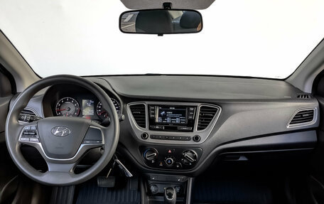 Hyundai Solaris II рестайлинг, 2022 год, 1 700 000 рублей, 14 фотография