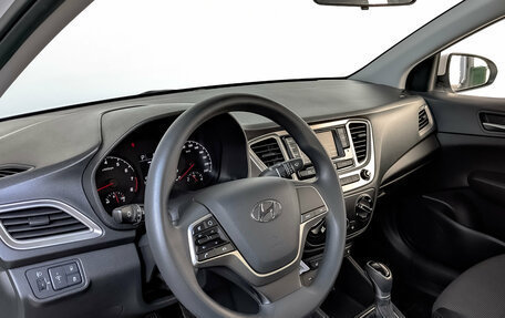 Hyundai Solaris II рестайлинг, 2022 год, 1 700 000 рублей, 15 фотография