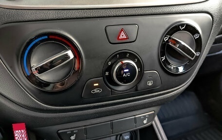 Hyundai Solaris II рестайлинг, 2022 год, 1 700 000 рублей, 21 фотография