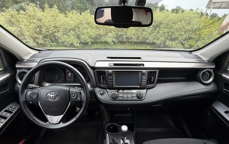 Toyota RAV4, 2019 год, 2 800 000 рублей, 10 фотография